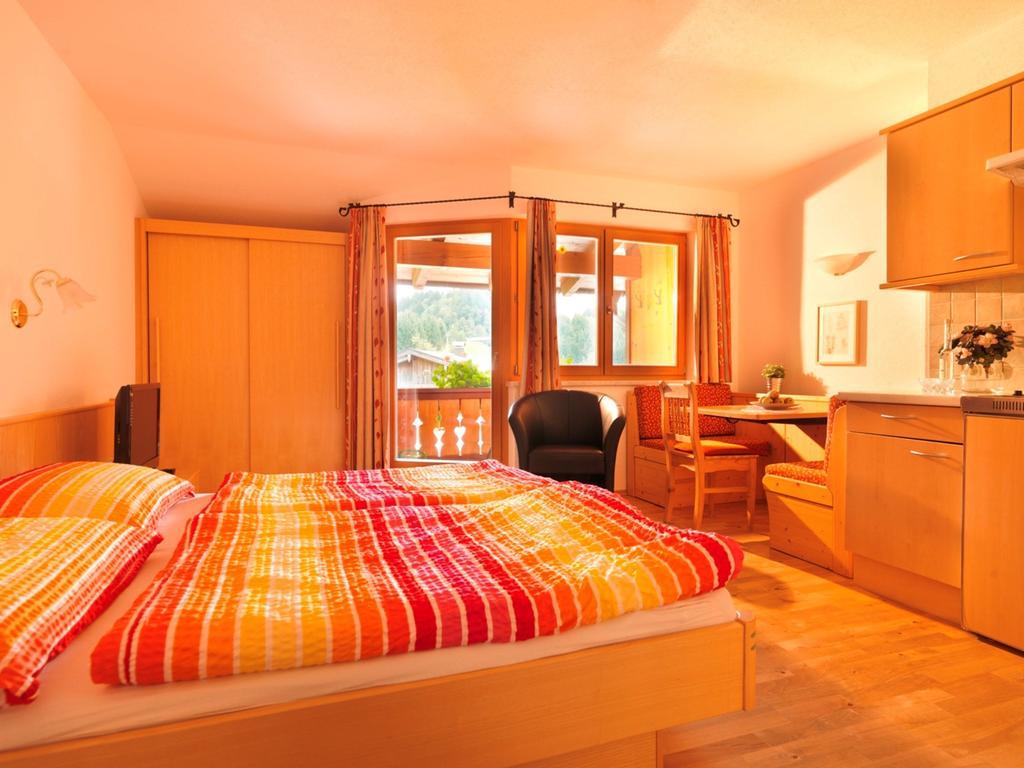 Ferienwohnung Saalbach פיברברון חדר תמונה